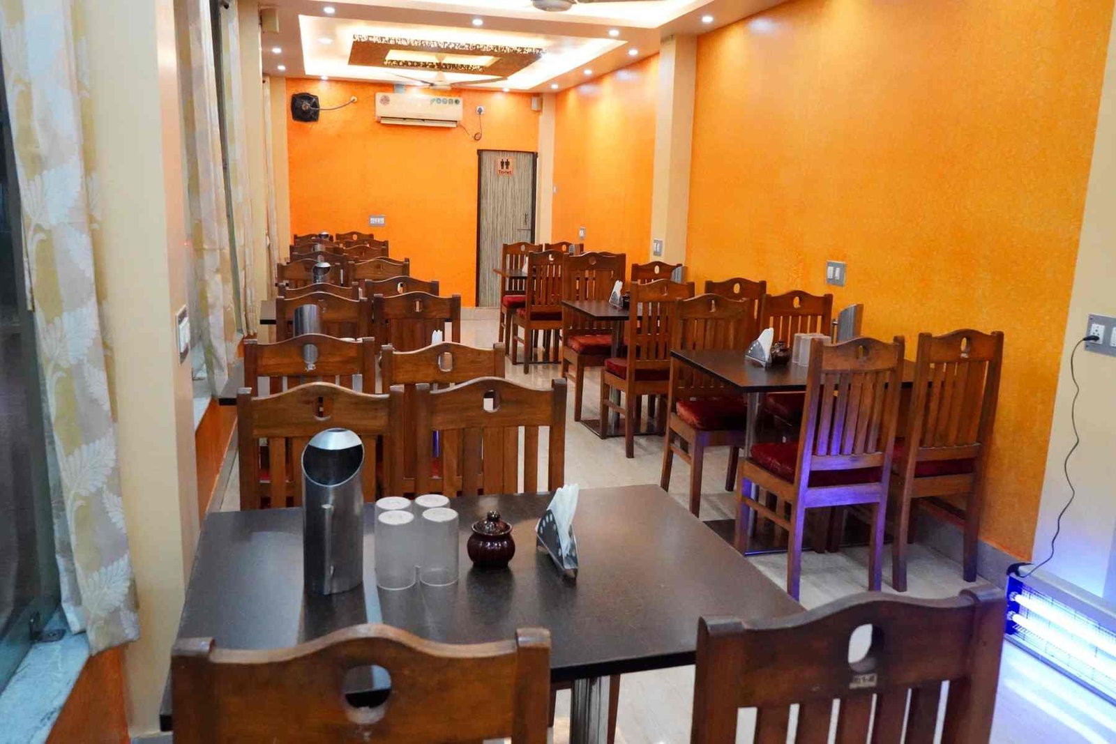 Delicious Food & Dining